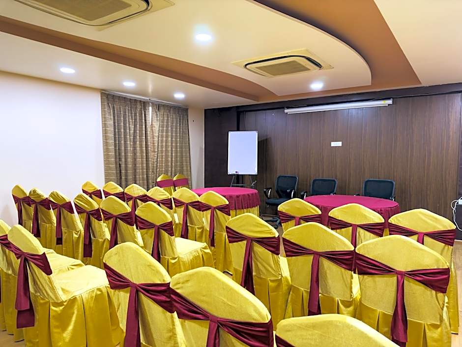 Hotel Royal Palm - A Budget Hotel in Udaipur