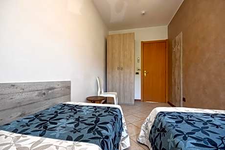 Two-Bedroom Apartment (6 Adults)  with Balcony or Terrace