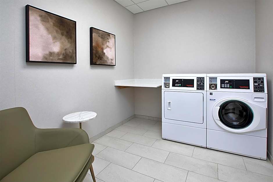 DoubleTree by Hilton Hotel Detroit - Novi