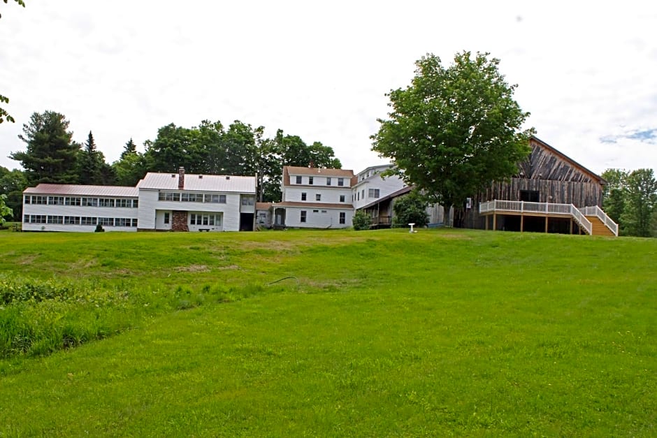 Lake Shore Farm Inn