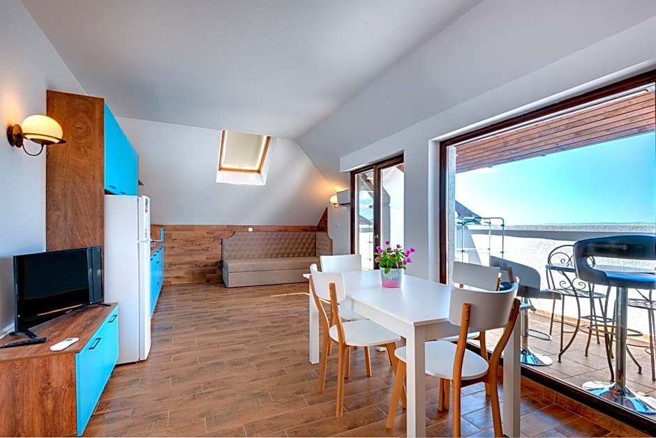 Panorama Blue Family Hotel and Free parking