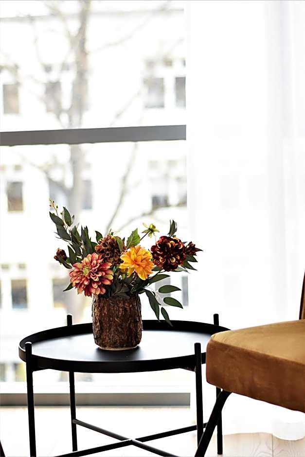 Patio Riverfront Aparthotel