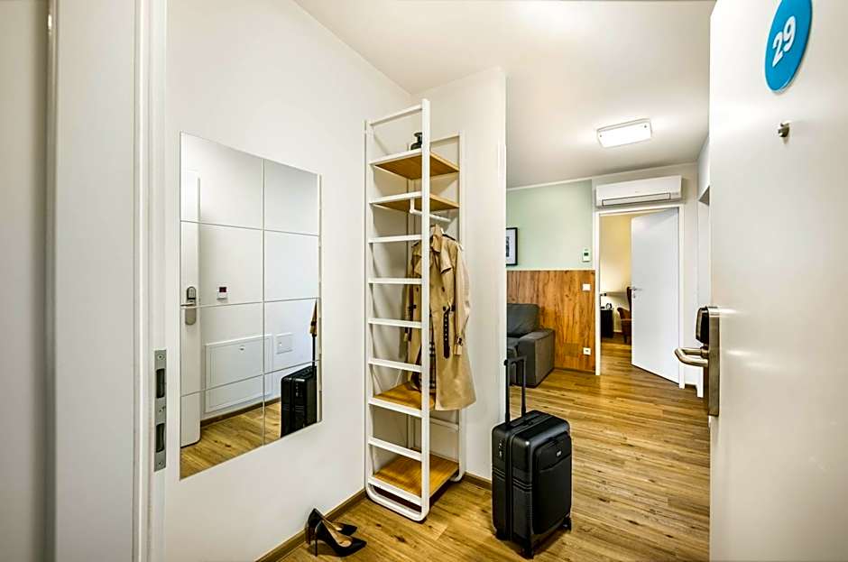 Jimmy's Apartments Lory