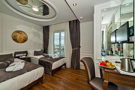 Twin Room with Sea View