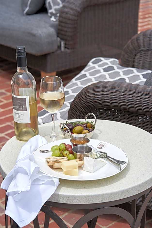The Groton Inn
