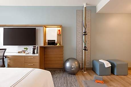 King Room with Recliner - Mobility Access