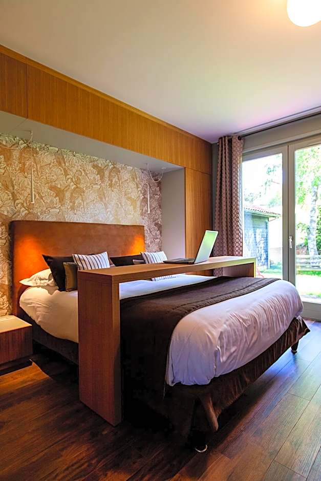 Logis Hotel Restaurant La Tour