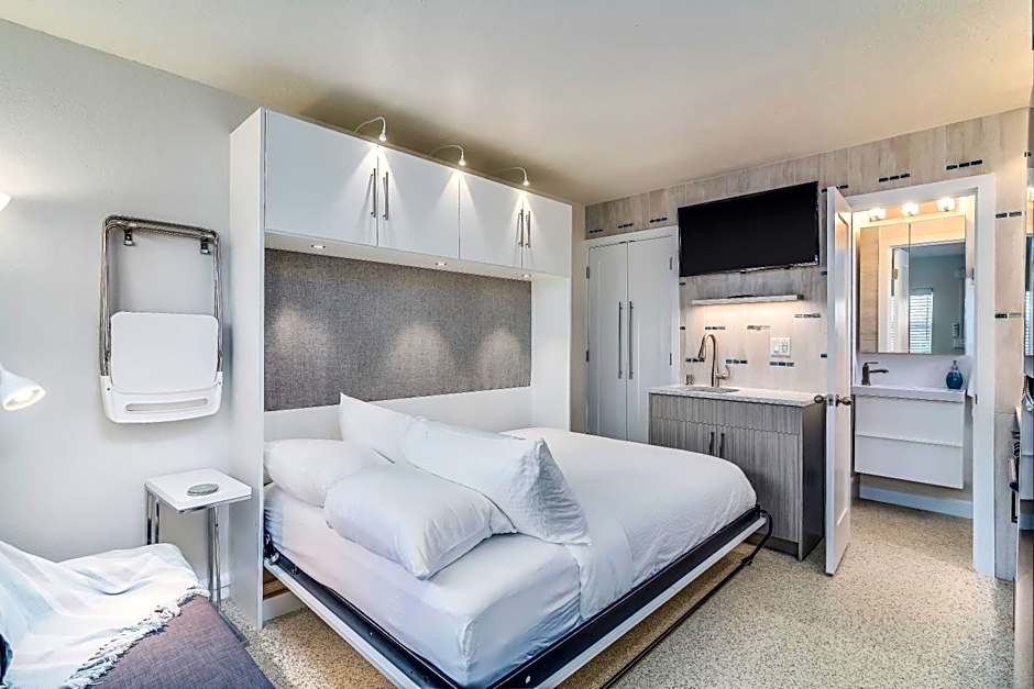 Boutique Vacation Rental Complex At Beach