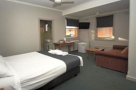 Standard Queen Room with Ensuite