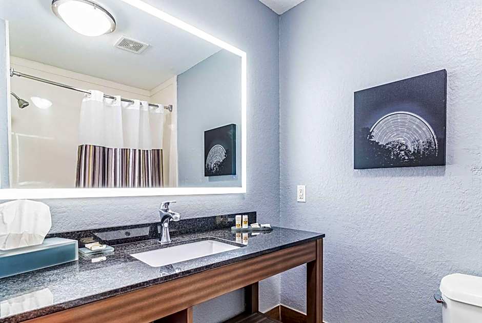 La Quinta Inn & Suites by Wyndham Tomball