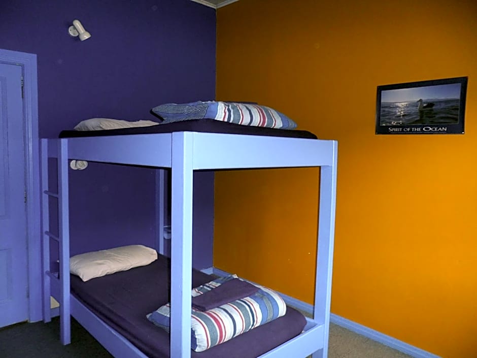 Sequoia Lodge Backpackers