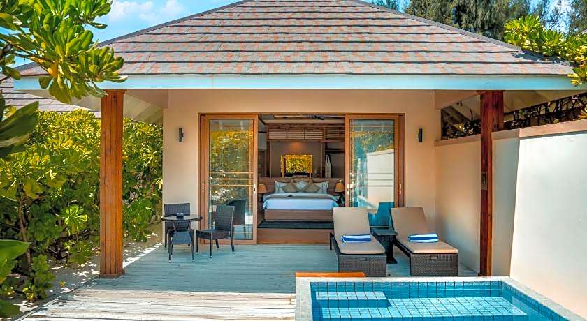 Brennia Kottefaru Maldives