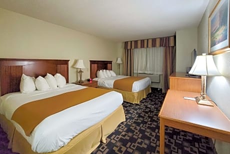 Queen Room with Two Queen Beds - Accessible/Non-Smoking