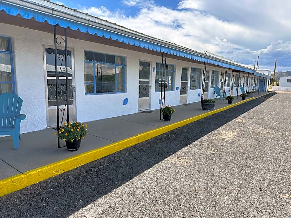 Maverick Motel