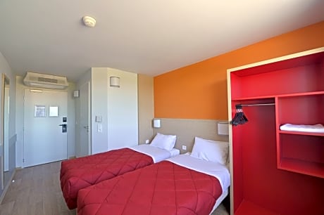 2 Single Beds - Essentiel Plus Room