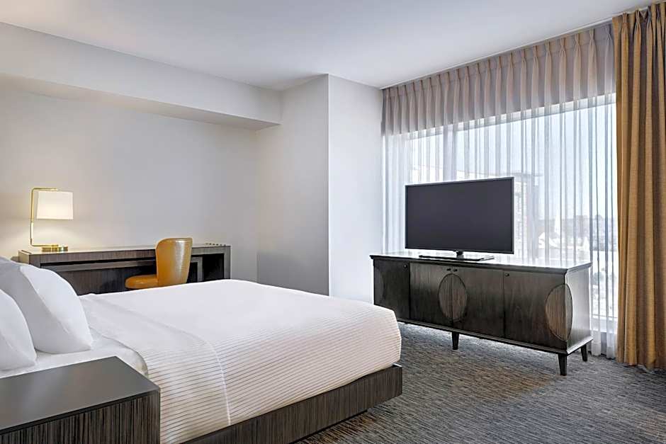 THE SOUTHLAKE HOTEL