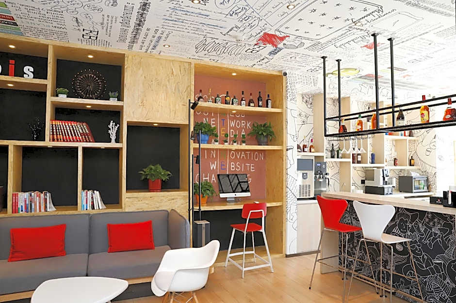 Ibis Harbin West Railway Station Wanda plaza hotel