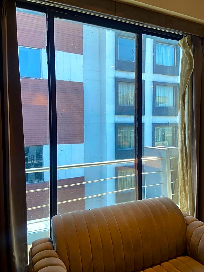 Hotel Signature Grand