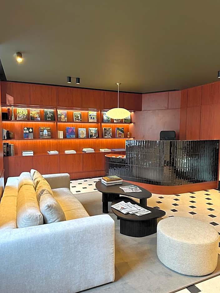Arian Hotel