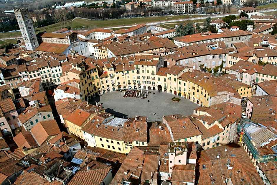 Bed & Breakfast Lucca Fora
