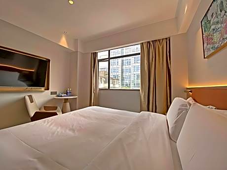 Business King Room
