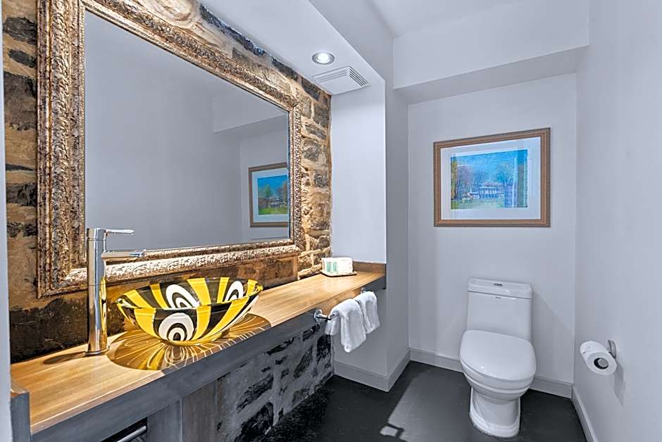 Auberge Place d'Armes - Par Aneyro