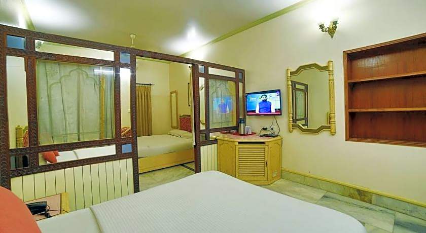 Hotel Samrat International
