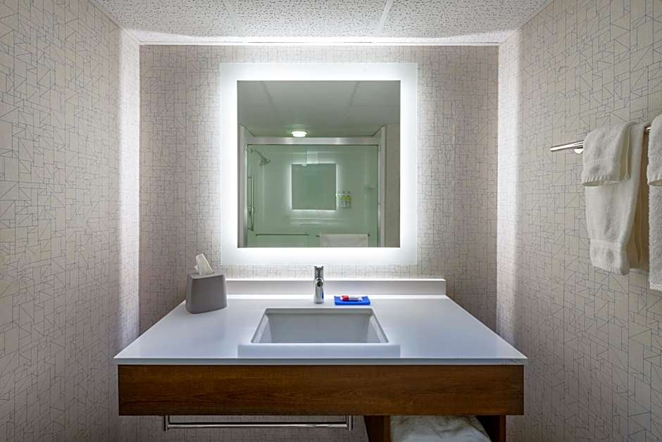 Holiday Inn Express State College at Williamsburg Square By IHG