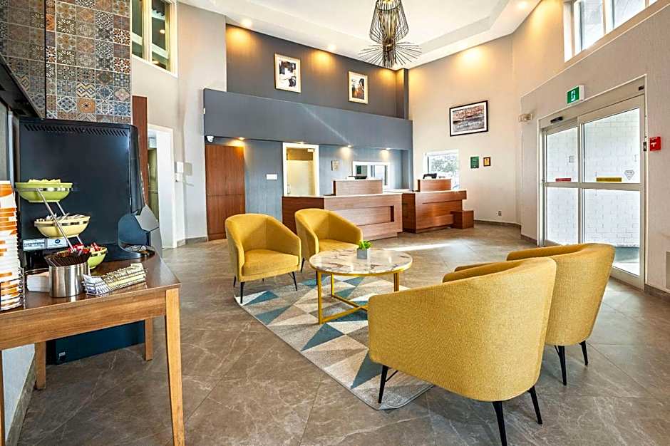 Quality Suites Whitby