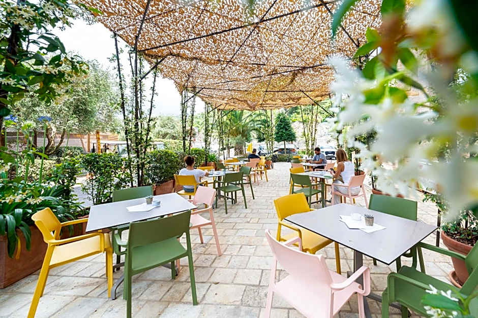 Hotel Harmonia by Dukley