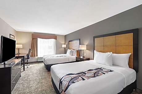 2 Queen Beds, Non-Smoking, Microwave And Mini-Refrigerator, Wi-Fi, Shower Only, Full Breakfast