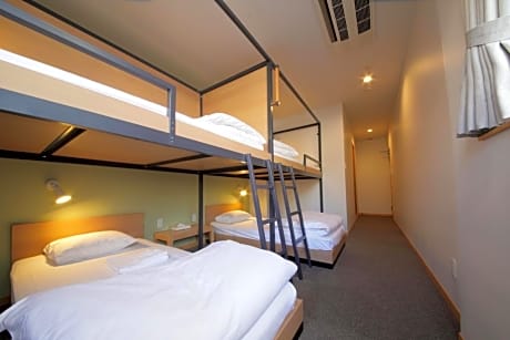 Quadruple Room with Private Bathroom