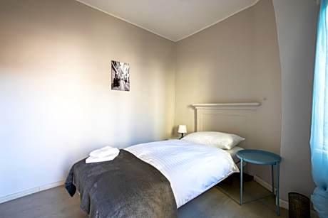 Single Room with Shared Bathroom