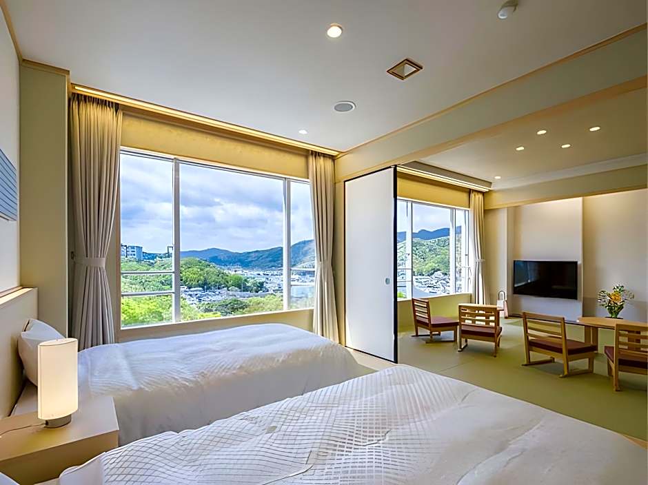 Toba Seaside Hotel