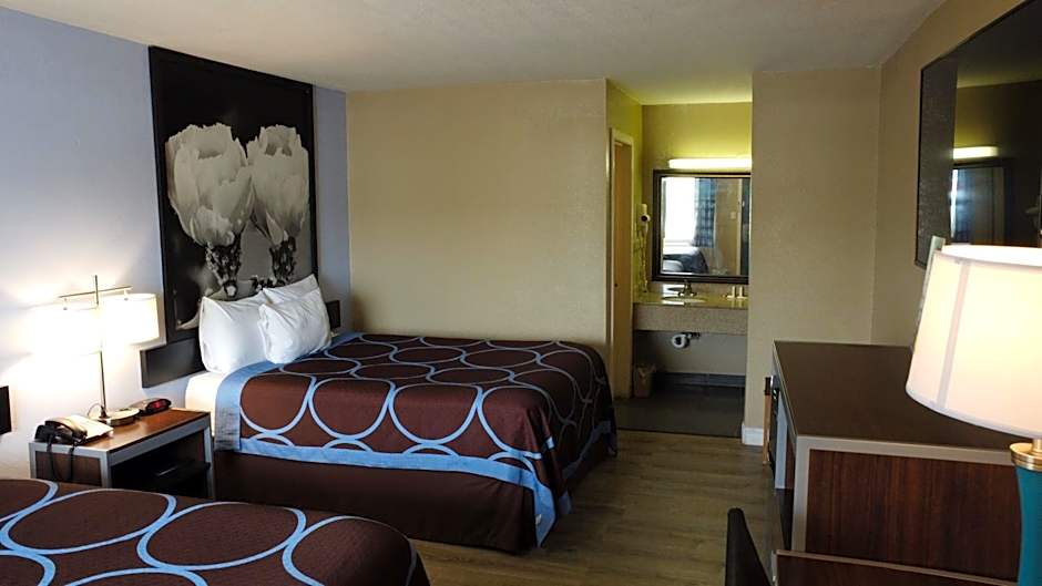 Super 8 by Wyndham Kingsville