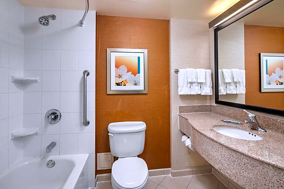 Fairfield Inn & Suites by Marriott Toronto Airport