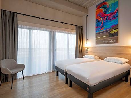Superior Twin Room with Balcony