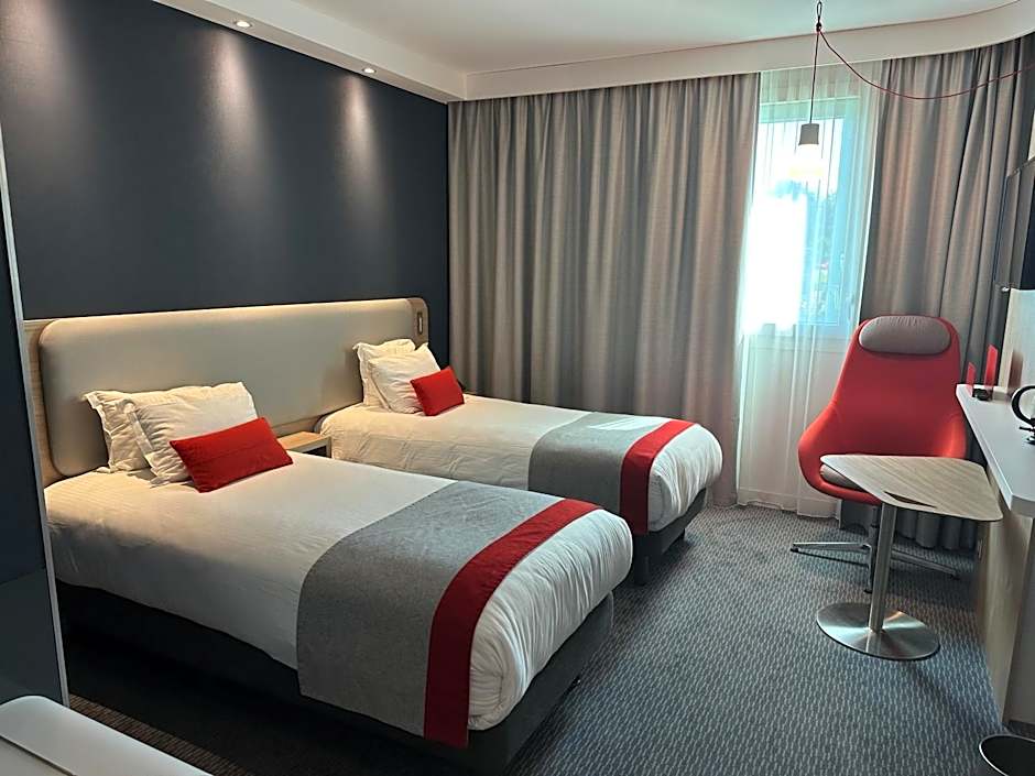 Holiday Inn Express Paris - Velizy By IHG