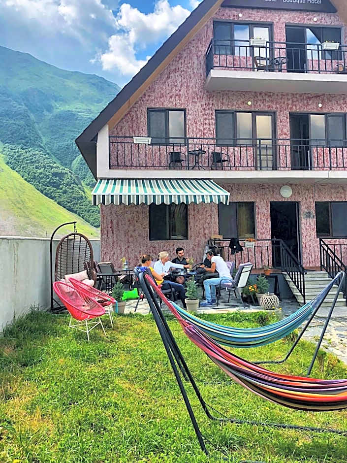 OISHE Boutique Hotel