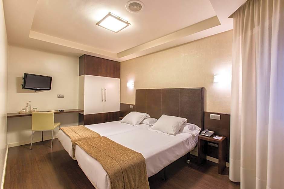 Photo 1 of 9 of Economy 1 Double Bed or 2 Beds