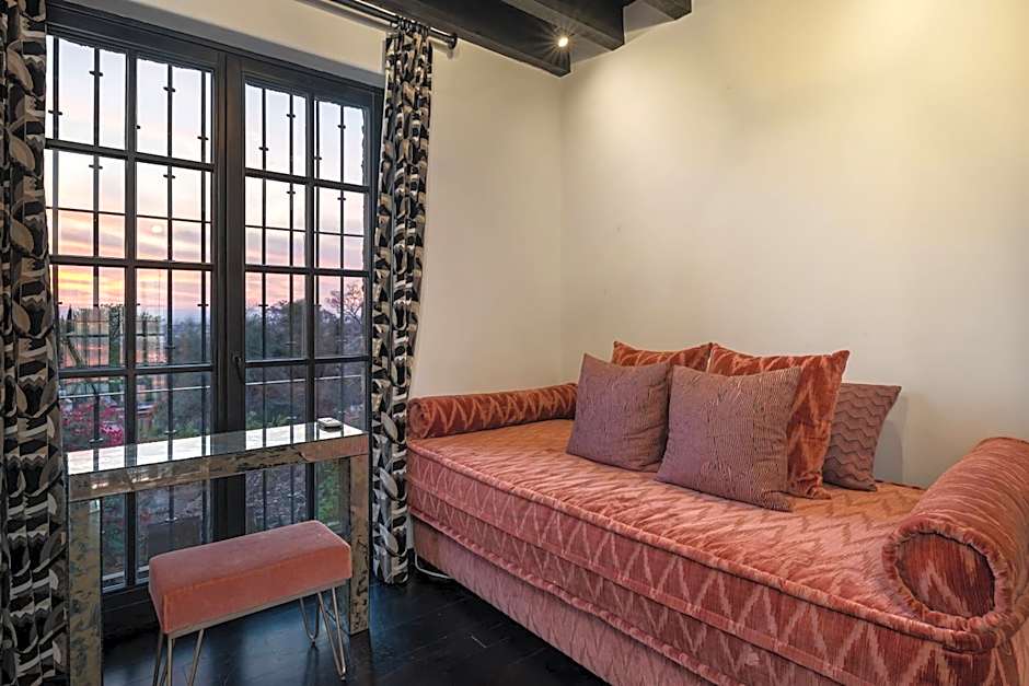 Villa Garita, 6BR Designer Villa with Heated Pool in Centro