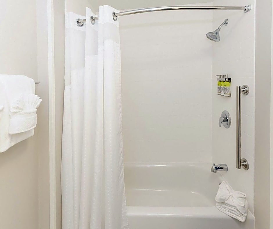 Holiday Inn Express & Suites Franklin - Berry Farms By IHG
