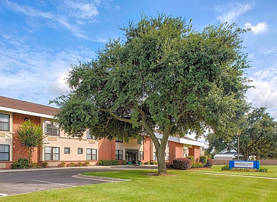 Federal City Inn & Suites
