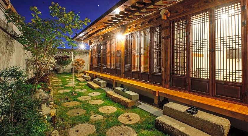 Gaeunchae Hanok Guesthouse Jeonju