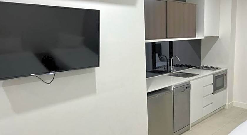 Whitehorse Apartments Hotel