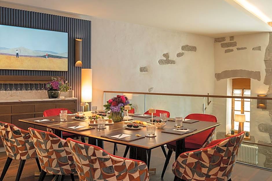 Les Armures Hotel