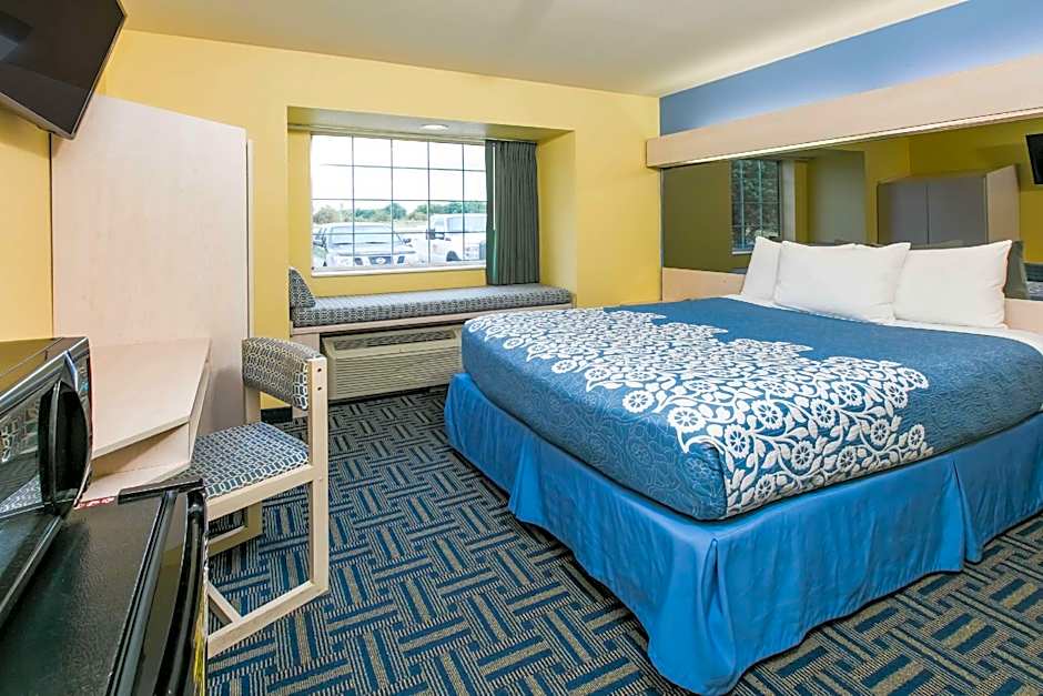 Days Inn & Suites by Wyndham Pryor