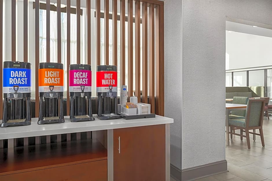 Hampton Inn & Suites Charlotte-Arrowood Rd.