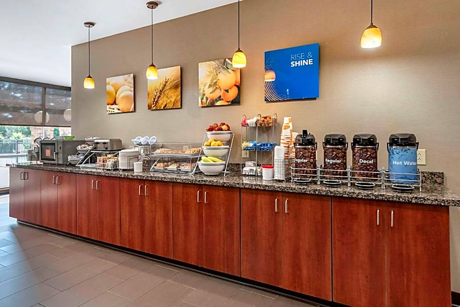 Comfort Suites Flowood - Jackson Airport (must meet transportation requirement)