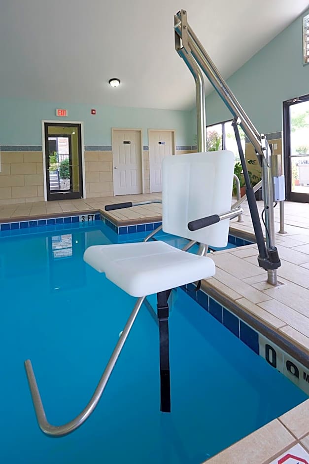 Holiday Inn Express & Suites Birmingham South - Pelham By IHG